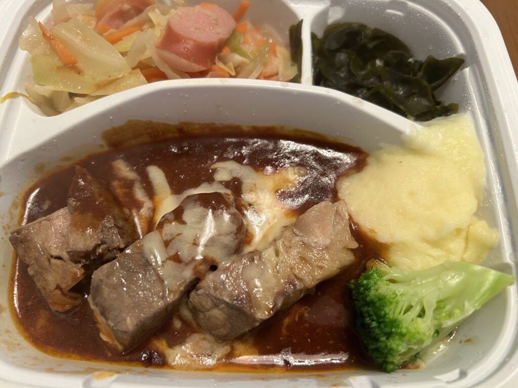 ビーフシチューチーズのせ弁当